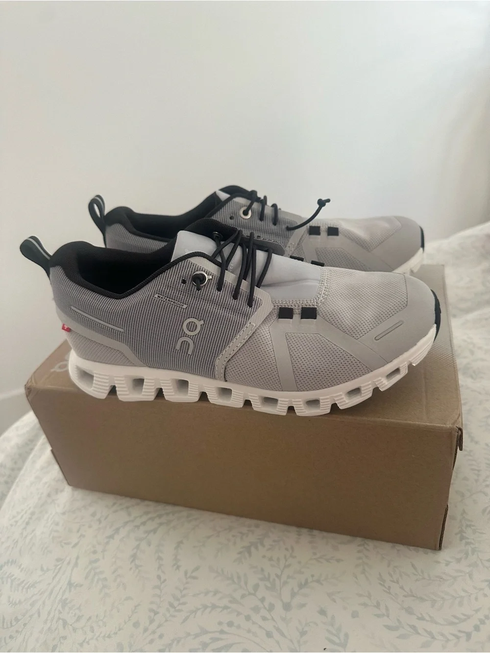 Cloud 5 Waterproof Sneakers in Glacier/White - Picture 4 of 9